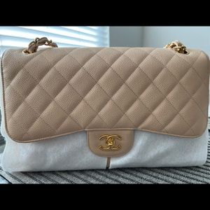 Chanel jumbo beige Clair caviar with gold hardware 23 series excellent condition